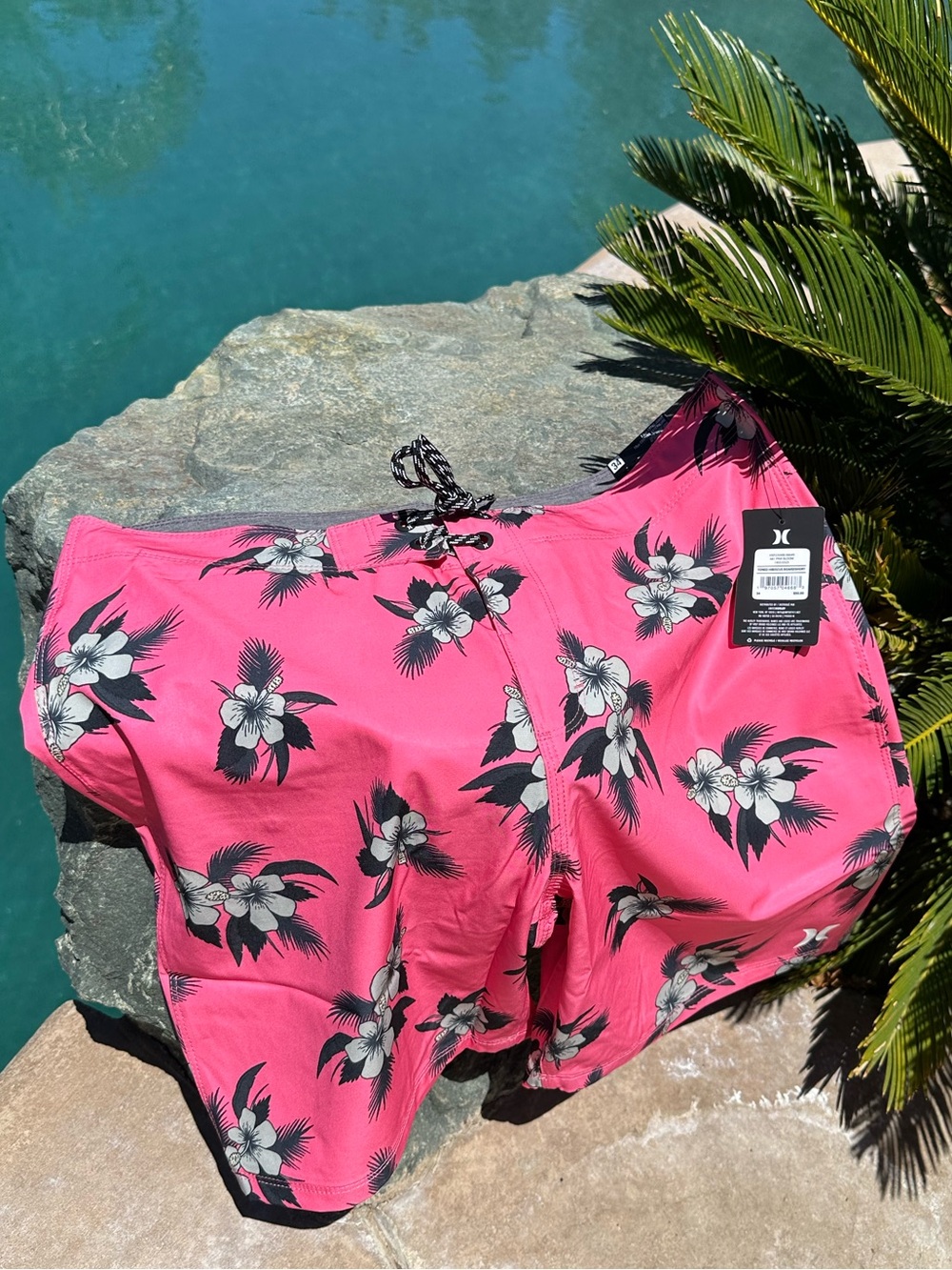 Hurley Pink Hibiscus  size 30